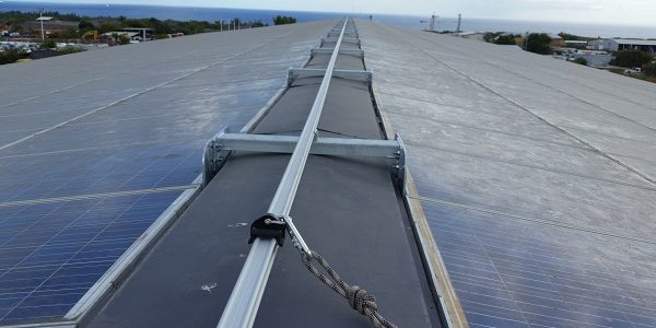Horizontales Schienensystem ALTIRAIL bei VERTIC auf Photovoltaikanlage