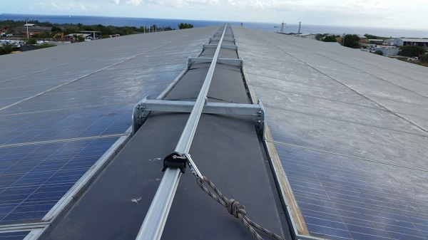 Horizontales Schienensystem ALTIRAIL bei VERTIC auf Photovoltaikanlage