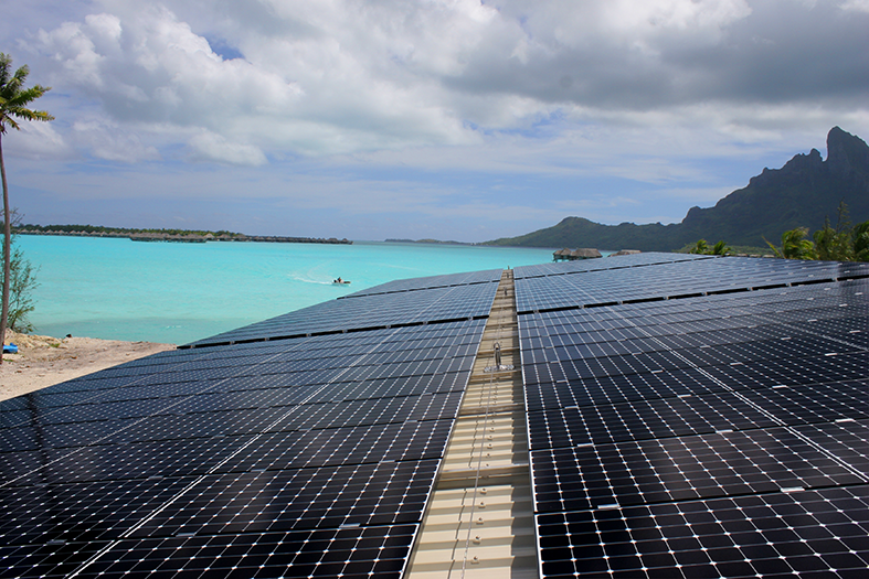 Horizontales Seilsicherungssystem BATILIGNE bei VERTIC auf Photovoltaikanlage