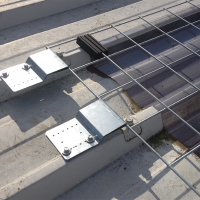 Befestigungsplatte von ALTIGRID Fallschutzgitter für Lichtelemente