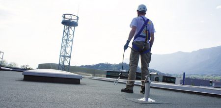 Absturzsicherungssystem für Dächer