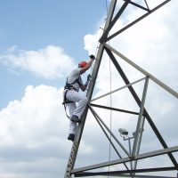 Vertikales Fallschutsystem VERTILIGNE VERTIC auf Masten