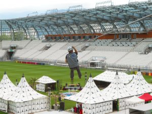 VERTIC rüstet Ihre Stadien und Eventsstrukturen aus: ALTILIGNE, BATILIGNE und ALTIFIX installiert wurden